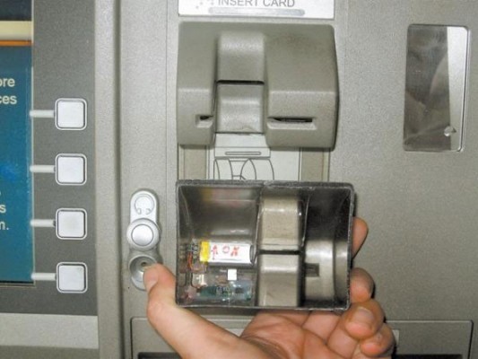 ATM Skimming 3 533x400 1 اسکیمر چیست؟
